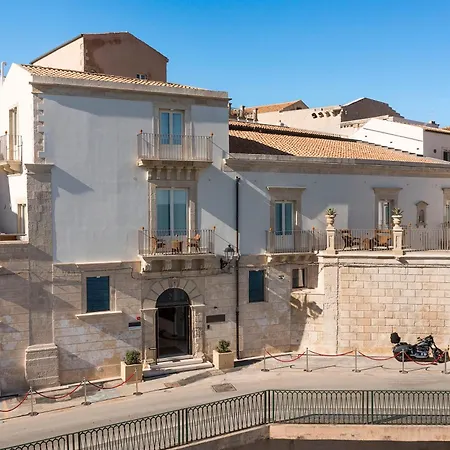 Maniace Boutique Ortigia | Esperienze ホテル 4*